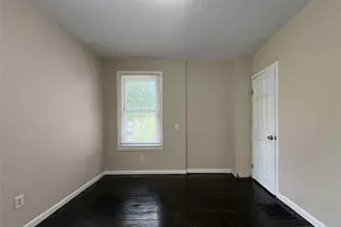 224 6th St, Elyria, OH 44035 - Photo 8