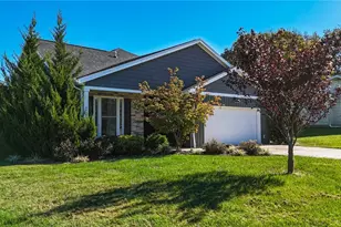 102 Turning Leaf Ln, Williamstown, WV 26187 - Photo 2