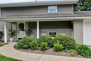 890 Geneva St SW, Sugarcreek, OH 44681 - Photo 2