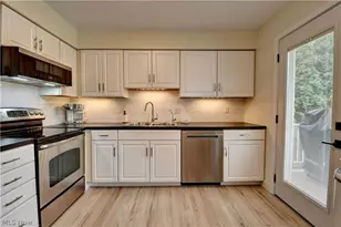 890 Geneva St SW, Sugarcreek, OH 44681 - Photo 10