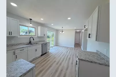 11349 East Avenue NE, Sandyville, OH 44671 - Photo 8