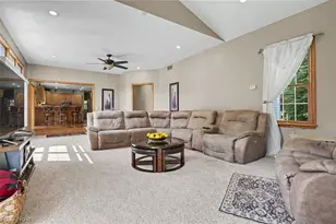 2101 Pearce Cir, Salem, OH 44460 - Photo 14