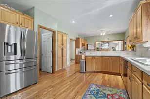 2101 Pearce Cir, Salem, OH 44460 - Photo 4