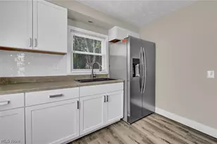 1068 Austin Ave, Akron, OH 44306 - Photo 14