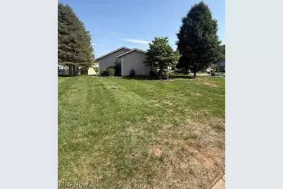 127 Northwood Drive, Dover, OH 44622 - Photo 4