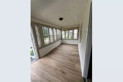 1043 W 50th Street, Ashtabula, OH 44004 - Photo 6