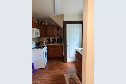 520 Parks Drive, Norton, OH 44203 - Photo 8