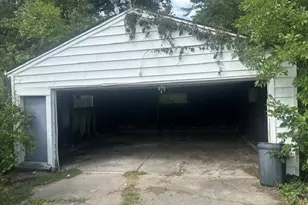 538 W Earle Ave, Youngstown, OH 44511 - Photo 2