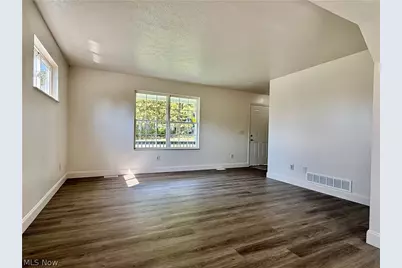 241 Reed Avenue, Campbell, OH 44405 - Photo 6