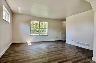 241 Reed Ave, Campbell, OH 44405 - Photo 6