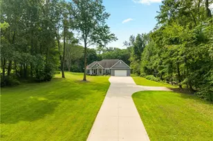 928 Dunning Rd, New Franklin, OH 44614 - Photo 2