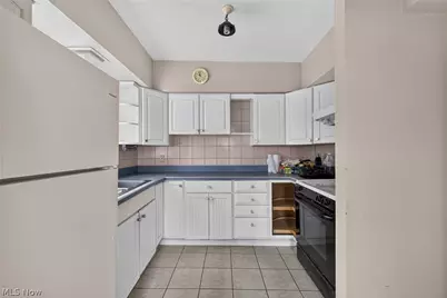 17922 Brazil Road, Loveland, OH 44119 - Photo 8