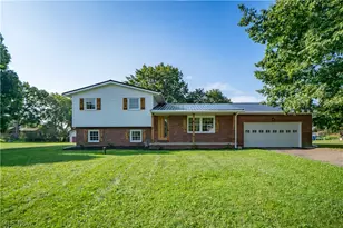 1232 Canyon St NE, Uniontown, OH 44685 - Photo 2