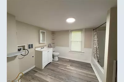 131 W Miller Avenue, Akron, OH 44301 - Photo 18