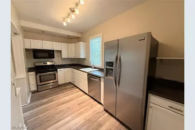 131 W Miller Avenue, Akron, OH 44301 - Photo 14