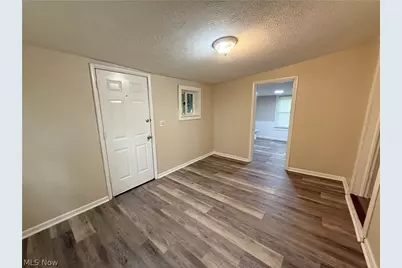 131 W Miller Avenue, Akron, OH 44301 - Photo 16
