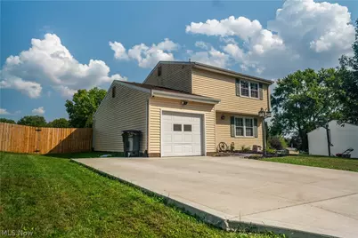 1714 Warrington Road NW, Massillon, OH 44646 - Photo 2