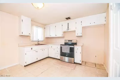 1714 Warrington Road NW, Massillon, OH 44646 - Photo 6