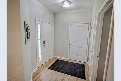 118 W Spring Drive, Elyria, OH 44035 - Photo 4