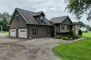 9263 Manchester Ave SW, Beach City, OH 44608 - Photo 2
