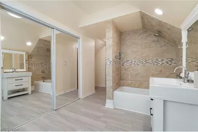 1121 Valleyview Avenue SW, Canton, OH 44710 - Photo 18