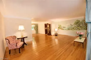 1634 Parkview Dr, Green Hills, OH 44131 - Photo 4
