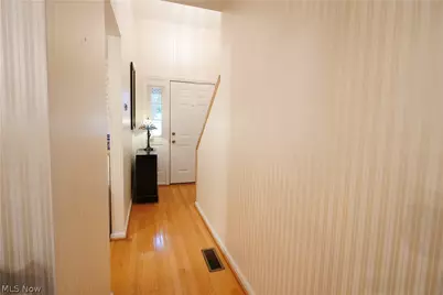 115 Ledbury Circle NE, Canton, OH 44721 - Photo 8