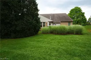 115 Ledbury Cir NE, Canton, OH 44721 - Photo 40