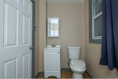 906 E Buchtel Avenue, Akron, OH 44319 - Photo 14