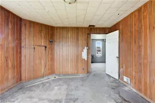 525 Sandusky St, Fostoria, OH 44830 - Photo 2