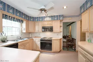 218 Wintergreen Hill Dr, Painesville Twp, OH 44077 - Photo 8