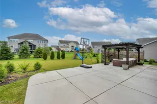 172 Harvester Dr, Copley, OH 44321 - Photo 8