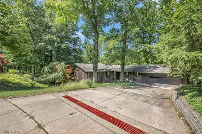 246 Windward Drive, Elyria, OH 44035 - Photo 2