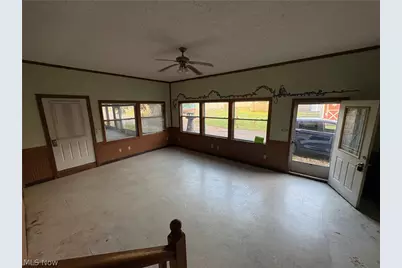 101 McConnell Street, Uhrichsville, OH 44683 - Photo 2