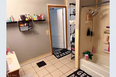 420 5th Street E, Uhrichsville, OH 44683 - Photo 6