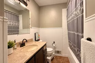 2064 Innwood Dr, Austintown, OH 44515 - Photo 10