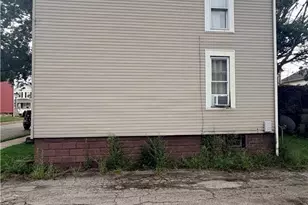 607 Adams St, Martins Ferry, OH 43935 - Photo 2