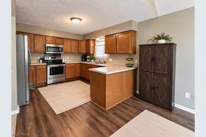 3168 Pondview Drive, Ravenna, OH 44266 - Photo 8