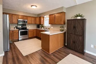 3168 Pondview Dr, Ravenna, OH 44266 - Photo 8