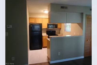 1910 Stoney Run Circle, Grandview Heights, OH 44147 - Photo 4