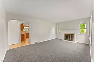 2235 Coral Sea Dr, Youngstown, OH 44511 - Photo 4