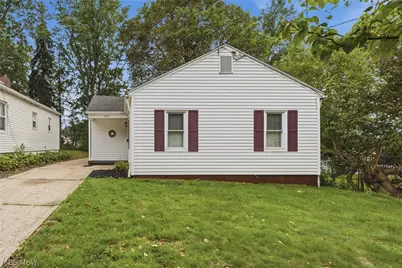 782 Saxon Avenue, Akron, OH 44314 - Photo 1