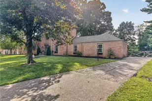 1901 Devonshire Dr NW, Canton, OH 44708 - Photo 38