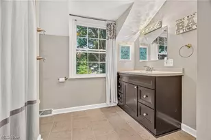 1901 Devonshire Dr NW, Canton, OH 44708 - Photo 18