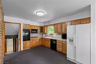 405 N 10th St, Martins Ferry, OH 43935 - Photo 12