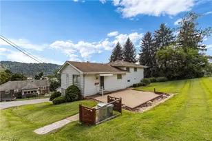 405 N 10th St, Martins Ferry, OH 43935 - Photo 4