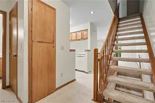 2466 Wrens Dr S, Stow, OH 44224 - Photo 4
