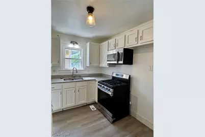 1670 Williams Street, Cuyahoga Falls, OH 44221 - Photo 4
