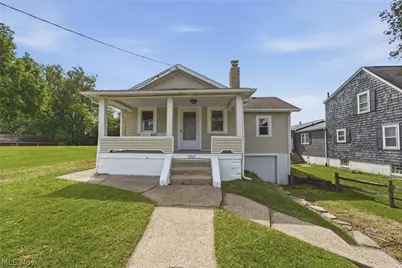 1916 29th Street NW, Canton, OH 44709 - Photo 1