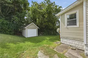 1916 29th St NW, Canton, OH 44709 - Photo 6